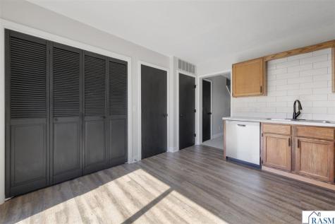 1641 Pleasant View Drive North Mankato MN 56003