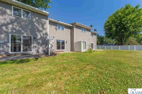 1641 Pleasant View Drive North Mankato MN 56003