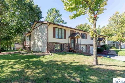 1701 Quail Roost Drive North Mankato MN 56003