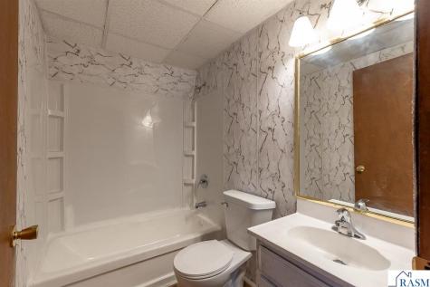 1701 Quail Roost Drive North Mankato MN 56003