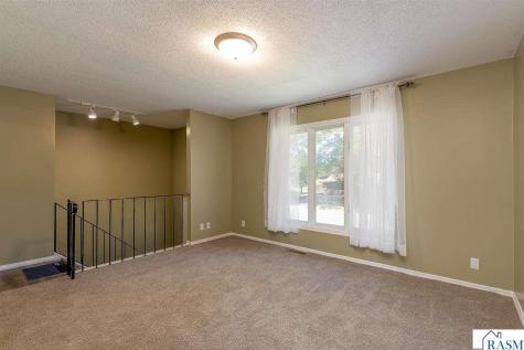 1701 Quail Roost Drive North Mankato MN 56003