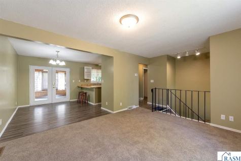 1701 Quail Roost Drive North Mankato MN 56003