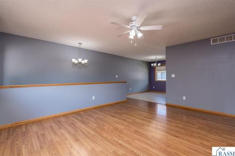 313 Tanager Path Mankato MN 56001