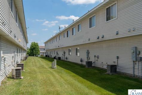 313 Tanager Path Mankato MN 56001