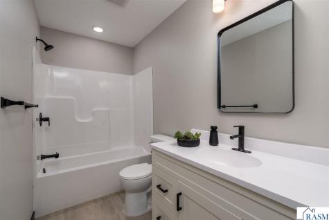 3216 Scotch Lane Mankato MN 56001