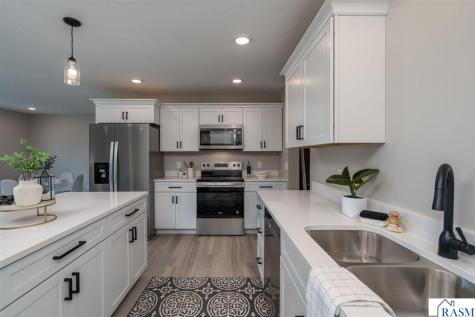 3216 Scotch Lane Mankato MN 56001