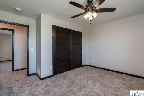 3216 Scotch Lane Mankato MN 56001