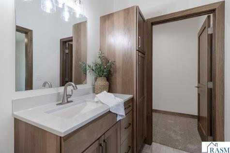 220 Copper Village Circle Mankato MN 56001