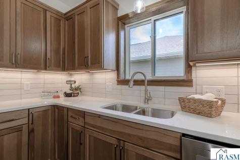 220 Copper Village Circle Mankato MN 56001