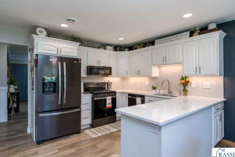517 W Riverview Drive Waterville MN 56096