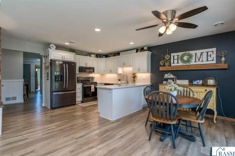 517 W Riverview Drive Waterville MN 56096