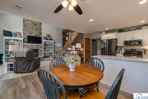 517 W Riverview Drive Waterville MN 56096