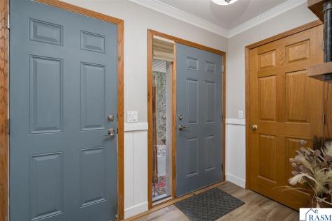 517 W Riverview Drive Waterville MN 56096