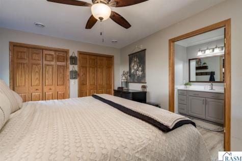 517 W Riverview Drive Waterville MN 56096