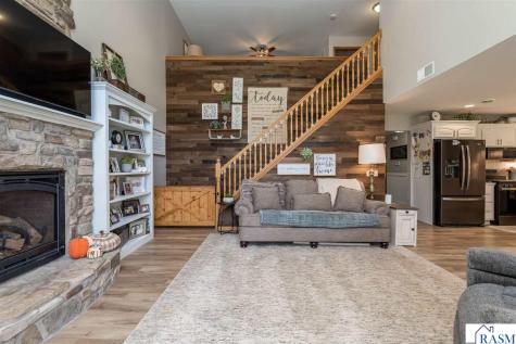 517 W Riverview Drive Waterville MN 56096