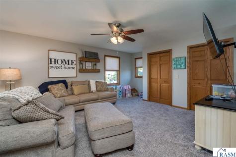 517 W Riverview Drive Waterville MN 56096