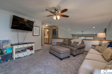 517 W Riverview Drive Waterville MN 56096