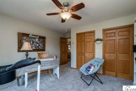 517 W Riverview Drive Waterville MN 56096