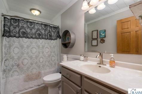 517 W Riverview Drive Waterville MN 56096