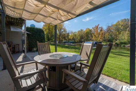 517 W Riverview Drive Waterville MN 56096