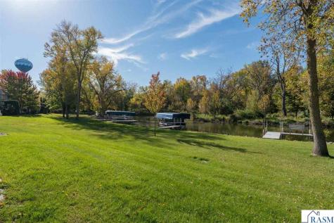 517 W Riverview Drive Waterville MN 56096