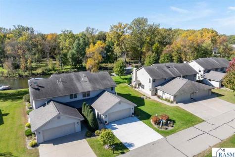 517 W Riverview Drive Waterville MN 56096