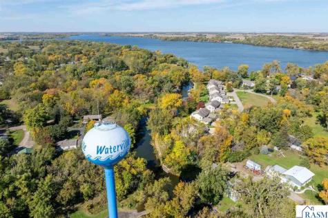 517 W Riverview Drive Waterville MN 56096