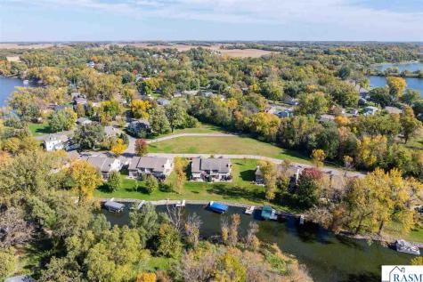 517 W Riverview Drive Waterville MN 56096