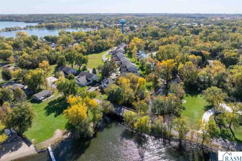 517 W Riverview Drive Waterville MN 56096