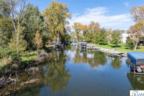 517 W Riverview Drive Waterville MN 56096