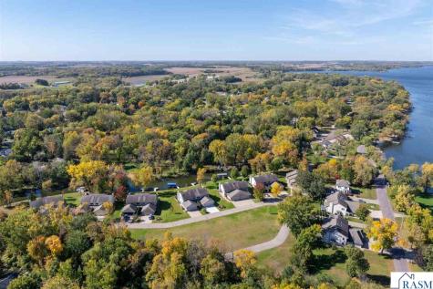 517 W Riverview Drive Waterville MN 56096