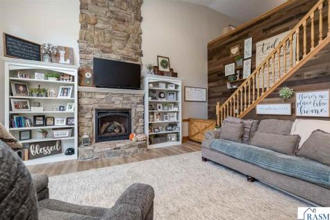 517 W Riverview Drive Waterville MN 56096