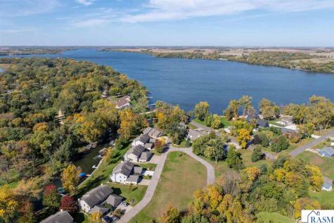 517 W Riverview Drive Waterville MN 56096