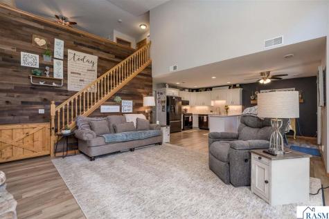 517 W Riverview Drive Waterville MN 56096