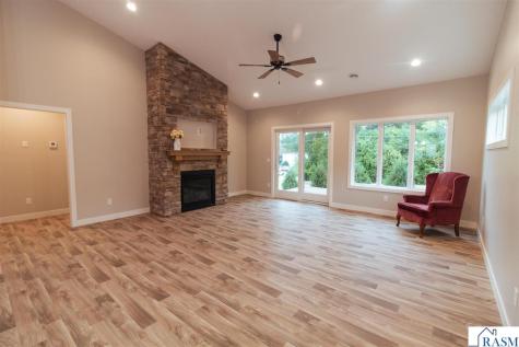 215 Parkway Place Mankato MN 56001