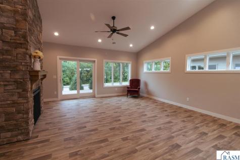 215 Parkway Place Mankato MN 56001