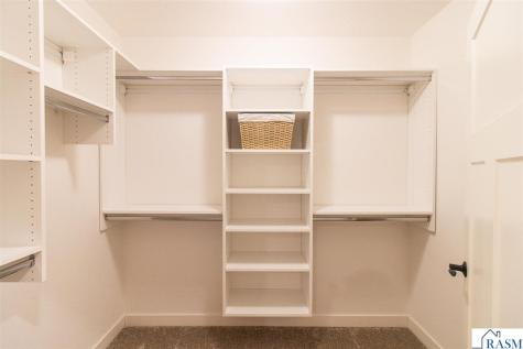 215 Parkway Place Mankato MN 56001