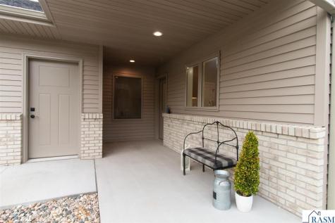 215 Parkway Place Mankato MN 56001