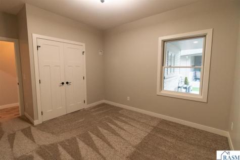 215 Parkway Place Mankato MN 56001