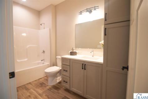 215 Parkway Place Mankato MN 56001