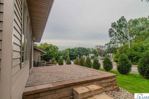 215 Parkway Place Mankato MN 56001