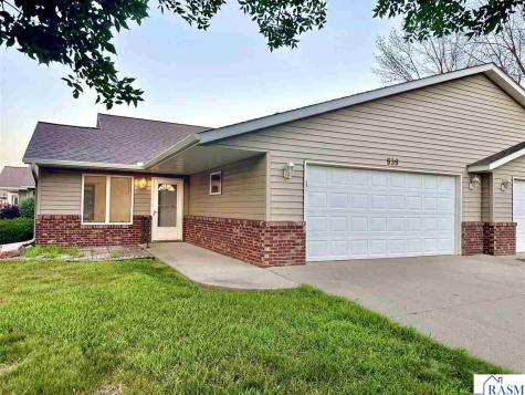 939 Mayvis Boulevard Mankato MN 56001
