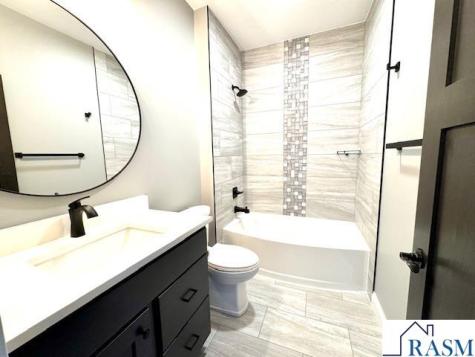 328 Dancing Waters Circle Mankato MN 56001