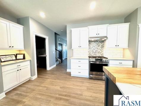 328 Dancing Waters Circle Mankato MN 56001
