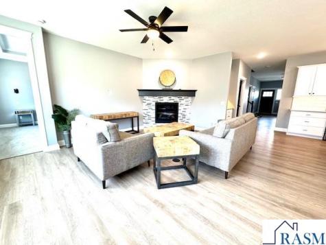 328 Dancing Waters Circle Mankato MN 56001