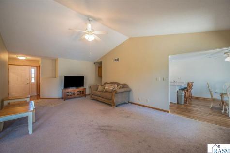 117 Cardinal Drive Mankato MN 56001