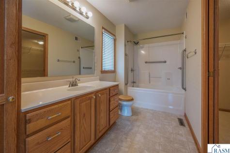 117 Cardinal Drive Mankato MN 56001