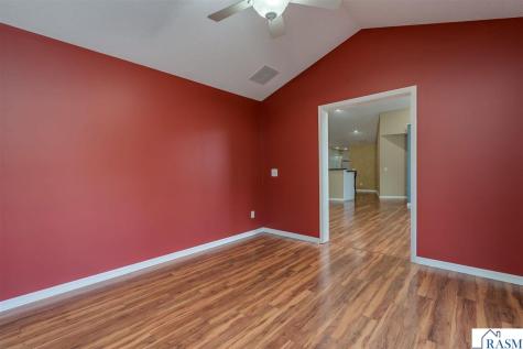 728 Grayhawk Circle Mankato MN 56001