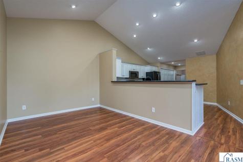 728 Grayhawk Circle Mankato MN 56001