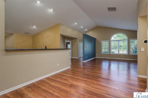 728 Grayhawk Circle Mankato MN 56001